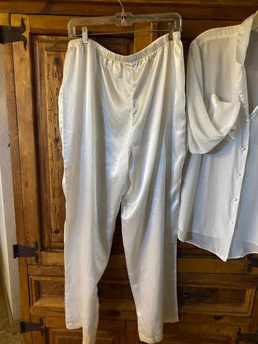 Dentelle, ivory satin trimed pajama set w pockets - Large - Picture 8 of 10