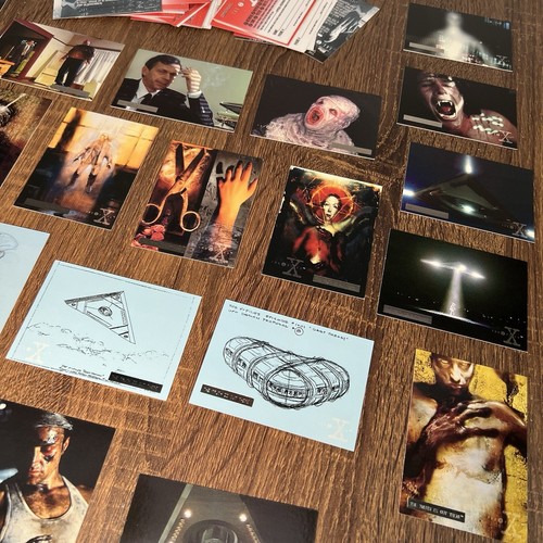 X Files - 500 Trading Card Lot - Series 1 & 2 Etched Hologram Foil-Stamped 1996 - Picture 21 of 23