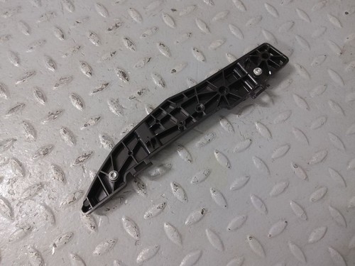 BMW XM 2024 Vorne Links Stoßstange Halterung Führung Seitlich Oben AGR37532