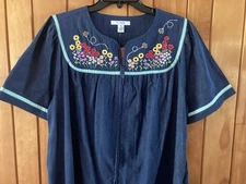 Go Softly Embroidered Bees Short Sleeve Zip Front Denim Patio Dress Medium M