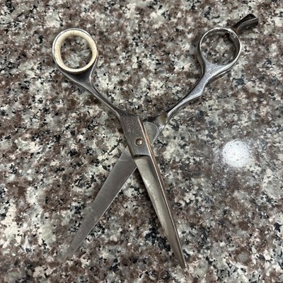 Cricket Centrix 575 Professional Hair Cutting Shears Barber Scissors 5.75 Inch