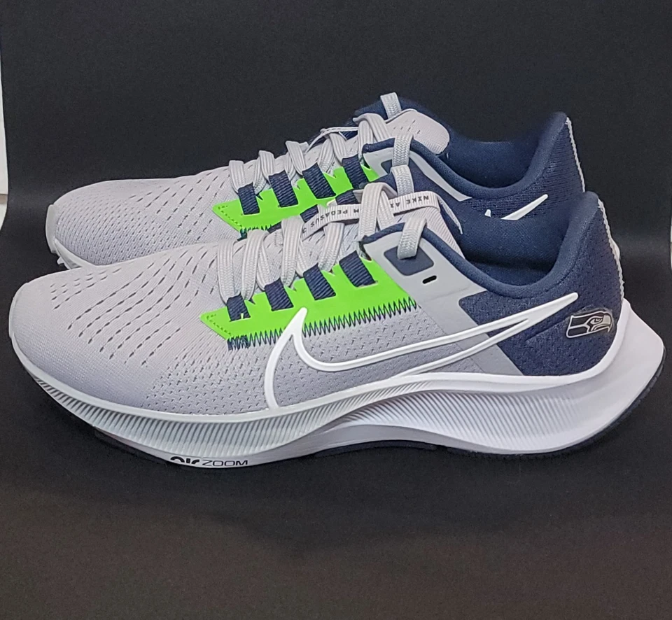 NEW Men's Size 5 Nike Air Zoom Pegasus 38 NFL SEATLLE SEAHAWKS DJ0854-001 - Image 3 of 4
