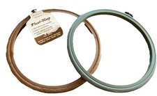 Set Of 2 Flexi-Hoop Embroidery Hoop Round Frame Vtg Plastic Green Woodgrain Sew