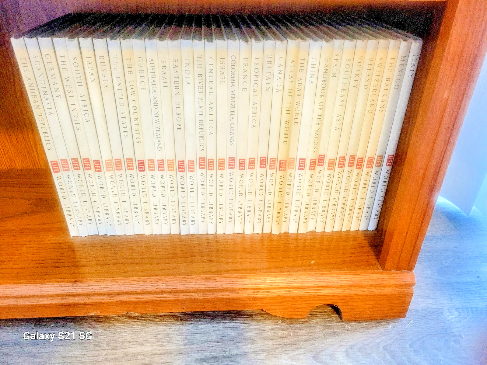 VINTAGE 1967 Time Life Books LIFE World Library 34 Volume COMPLETE Set HC GOOD