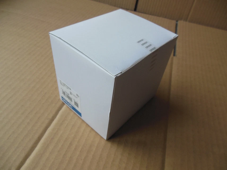 1PC Omron PLC CJ1W-PA205R CJ1WPA205R New In Box Expedited Shipping - Image 2 of 2