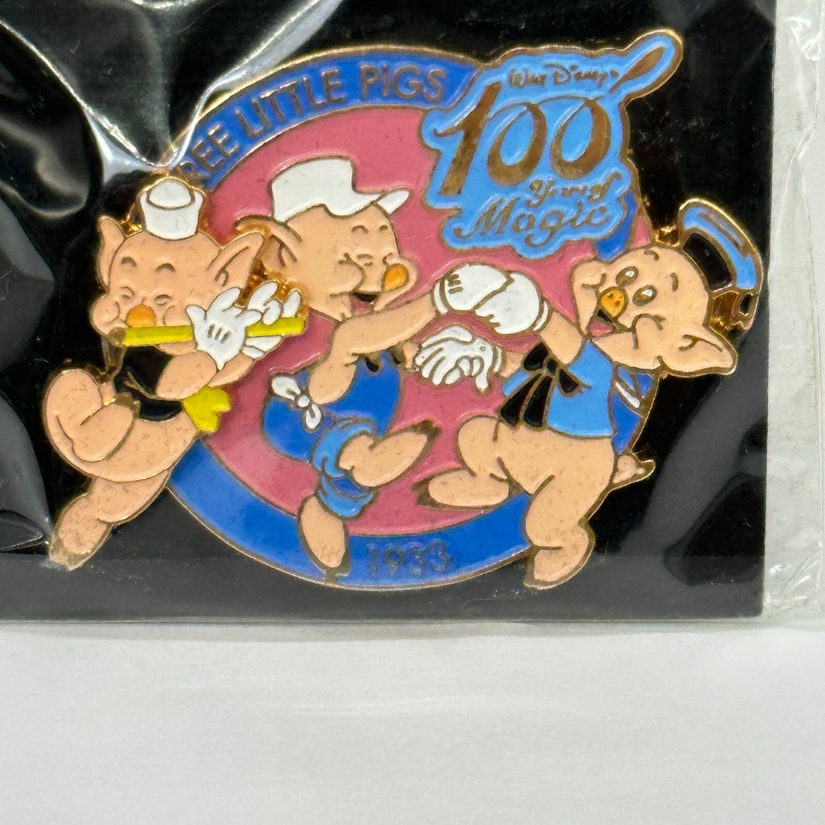 Disney JAPAN Pin Walt 100 Years of Magic LE 2400 Three Little Pigs