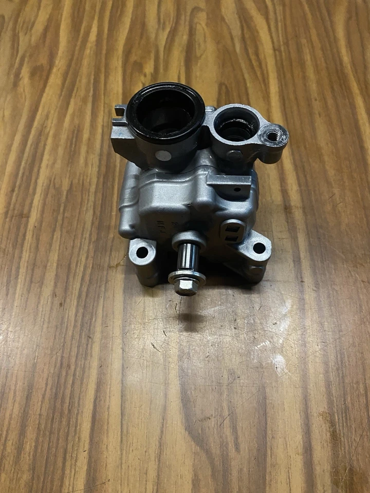 POMPE A HUILE HONDA 600 HORNET MODELE PC41 .CB 600 F Année 2007-2011 - Photo 3/3
