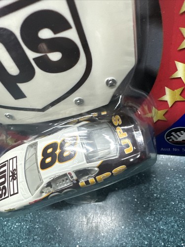 2001 NASCAR WINNER'S CIRCLE RACE HOOD SERIES #88 DALE JARRETT NEW Deicast Car - Picture 3 of 5