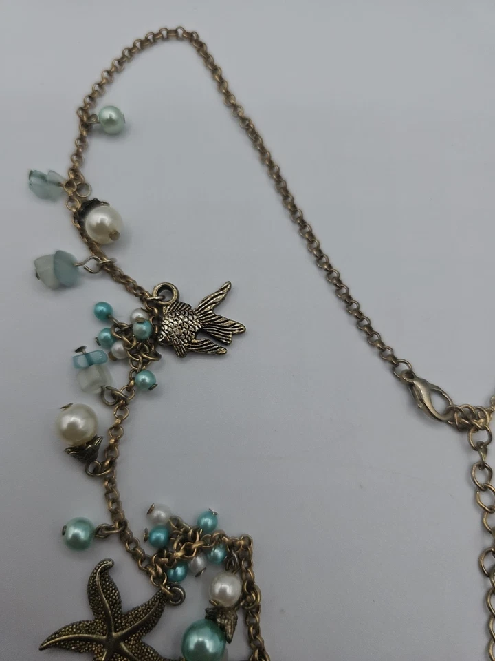 Anthropologie Dije Oro, Perla Blanca y Azul Collar Dije Náutico Foto 3 de 4