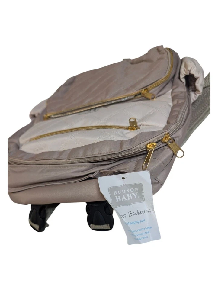 Mochila de pañales para bebé Hudson con cambiador beige y blanco acolchada Foto 3 de 4