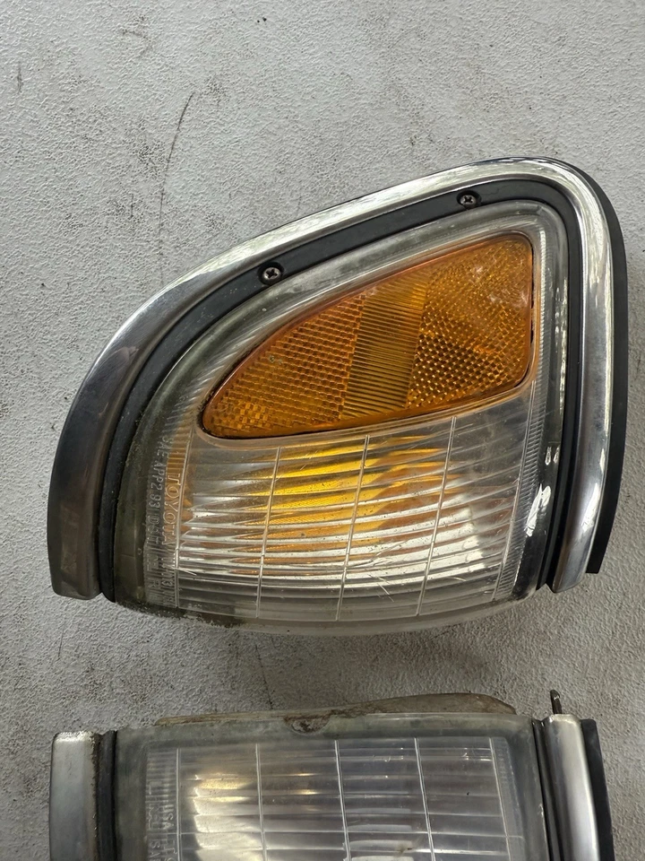 Luces de esquina delanteras Toyota Tacoma 1995-2000 Foto 3 de 4