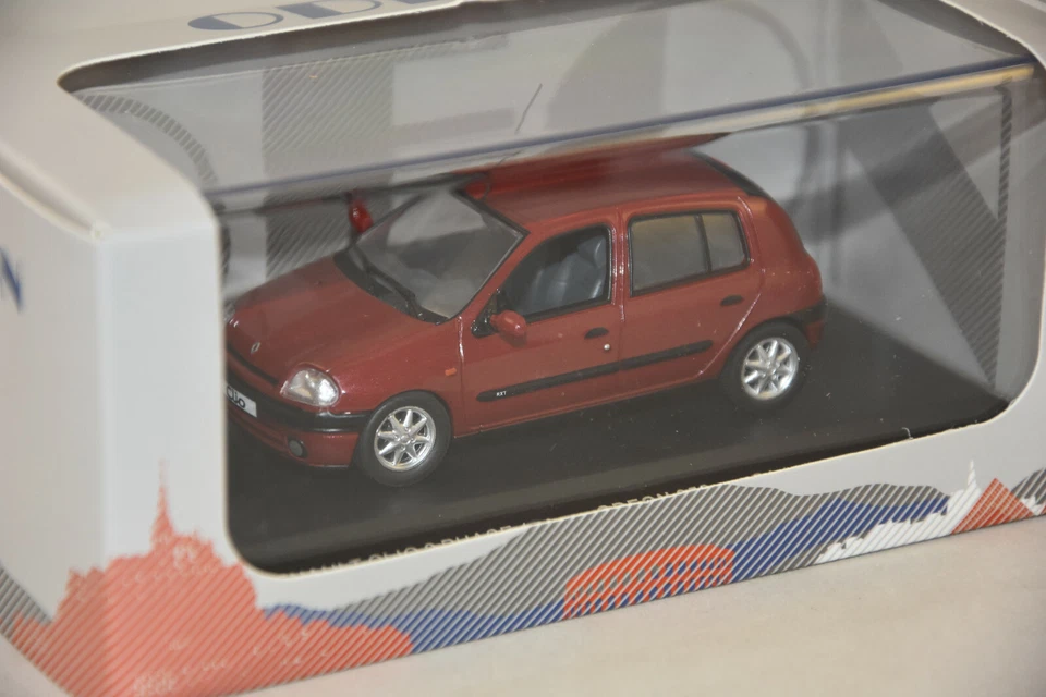 ODEON 056 - RENAULT CLIO II PHASE 1 ROUGE METALLISE 1/43