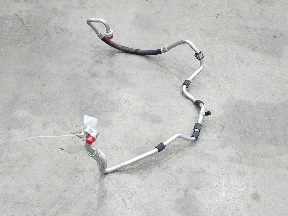 Manguera de succión de aire acondicionado original OEM 5C0820743A Volkswagen Jetta 2011-2013 2,5 L Foto 4 de 4