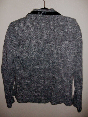 HOT KISS BLACK GRAY JACKET SIZE MEDIUM LONG SLEEVE NWT - Picture 2 of 2