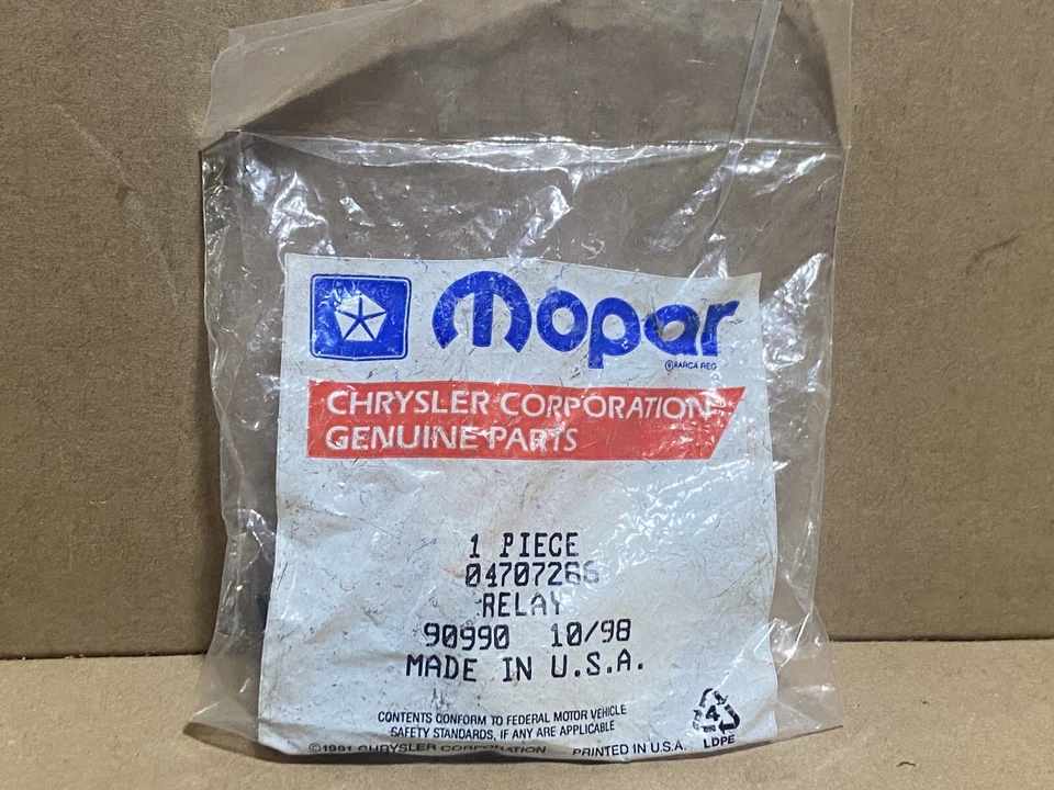 Relé de ventilador de refrigeración del radiador Mopar 4707286 -- Dodge Neon 1997 1998 1999 -- NUEVO OEM Foto 2 de 3
