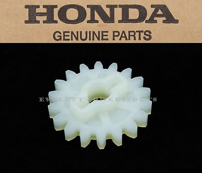Genuine Honda Oil Pump Driven Gear (18-Tooth) For CRF250R & CRF250X - Part 15133-KRN-670