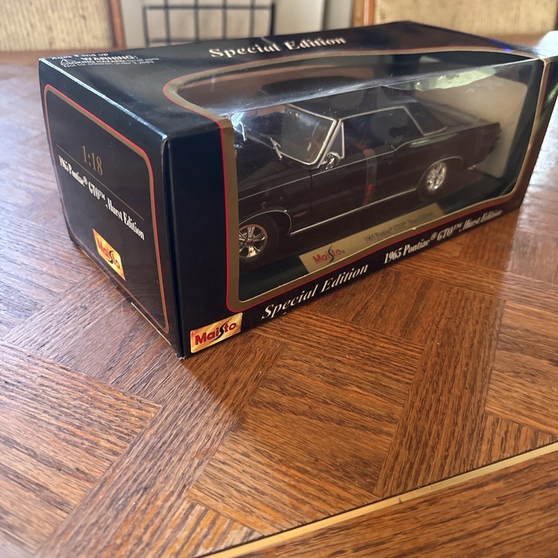 Maisto Special Edition 1965 Pontiac GTO, Hurst Edition 1:18 Scale Diecast
