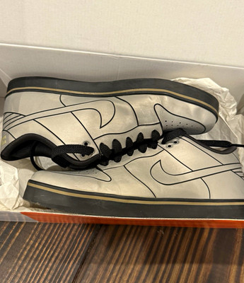 Nike Dunk SB DeLorean Gray/Black Skate Shoes US 7.5 Medium with box