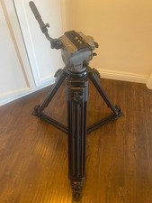 CARTONI Focus F100 Fluid Head with 2 Stage 3 Tube Ultra-Light Tripod - READ