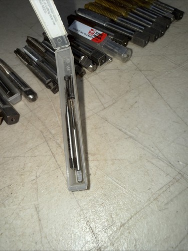 Lot of 36 New/Used Straight/Spiral Flute Plug Taps Various Sizes Machinists Tool - Afbeelding 9 van 13