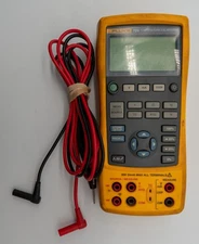 Fluke 724 Process and Temperature Calibrator with Leads