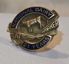 ESTATE 14KT YELLOW GOLD NATIONAL DAIRY 21 YR SAFE WORKER EMPLOYEE PIN 2.05 GRAMS