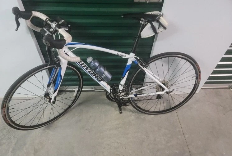Novara strada hot sale road bike