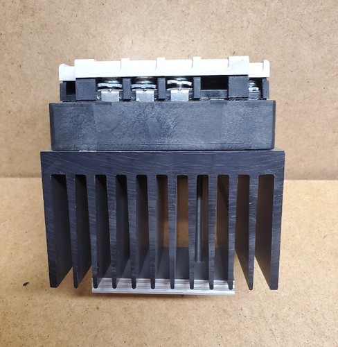 Carlo Gavazzi RZ3A60A55 Solid State Relay 55 Amp mit 24-280VAC oder 24-48VDC Spule - Bild 2 von 6