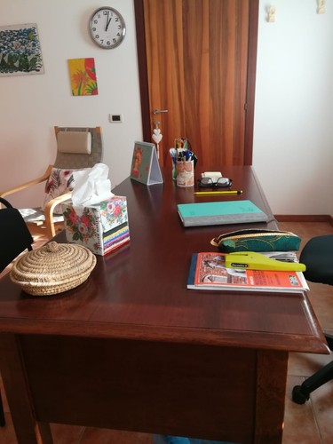 SCRIVANIA MOBILE PC STUDIO UFFICIO 5 CASSETTI ARTE POVERA NOCE SCURO CLASSICO - Photo 4 sur 7