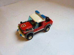 FIRE TRUCK on set Lego 7206 - - City - Fire Engine