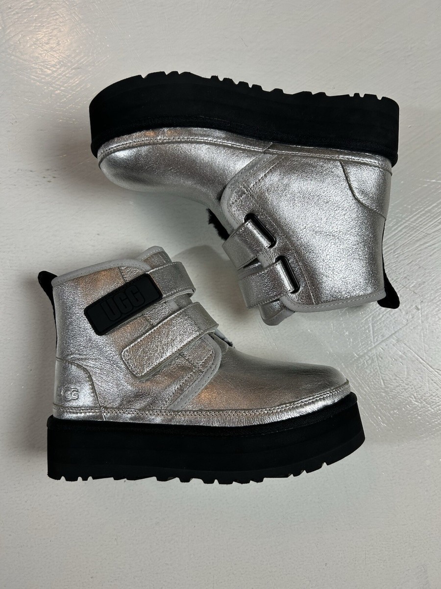 UGG Neumel Platform Leather Chukka Boots Big Kids Youth US 3