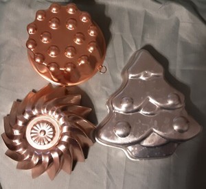 3 Vintage Jello Molds; Christmas Tree, Fluted Circle, Bumpy Circle