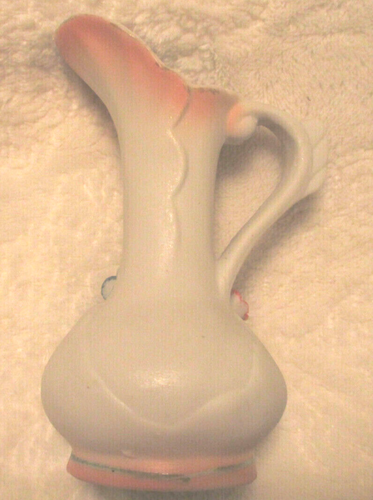 Vintage~Small~Long Spout Pitcher~Raised Floral Pattern~Figurine~4.0" tall - Imagen 12 de 12
