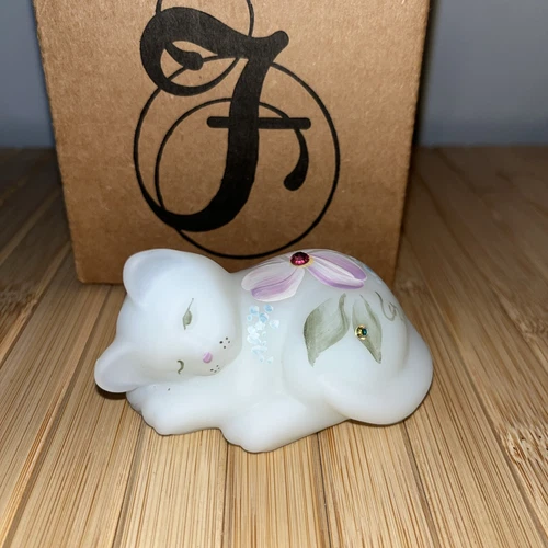 Fenton Little White Cat Figurine