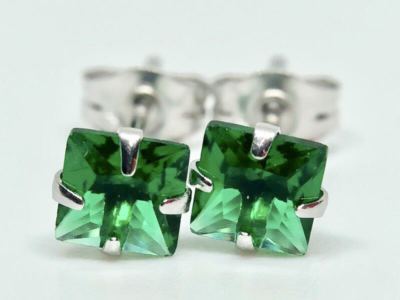 .REAL 9K SOLID WHITE GOLD PRINCESS CUT EMERALD EARRINGS