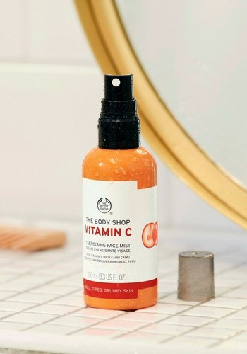 The Body Shop Vitamin C Glühende Feuchtigkeitscreme, LSF30, Reiniger, Maske, Peeling, Nebel, Reviver - Bild 6 von 11