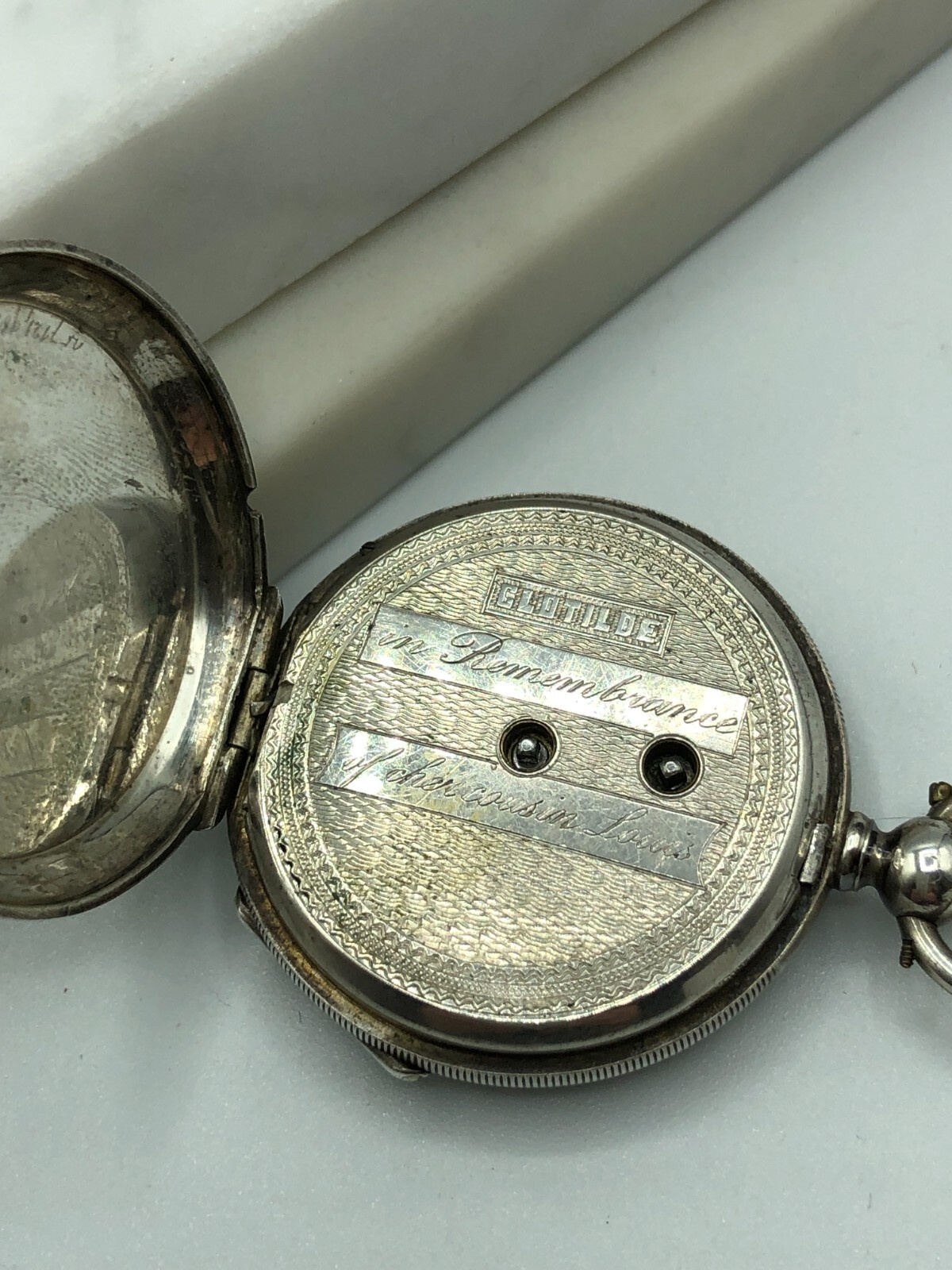 ANTIQUE/VINTAGE SMALL LADIES POCKET WATCH IN ORIGINAL BOX WITH KEY