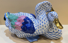 HEREND COURTING DUCKS #15035 BLUE FISHNET  11...