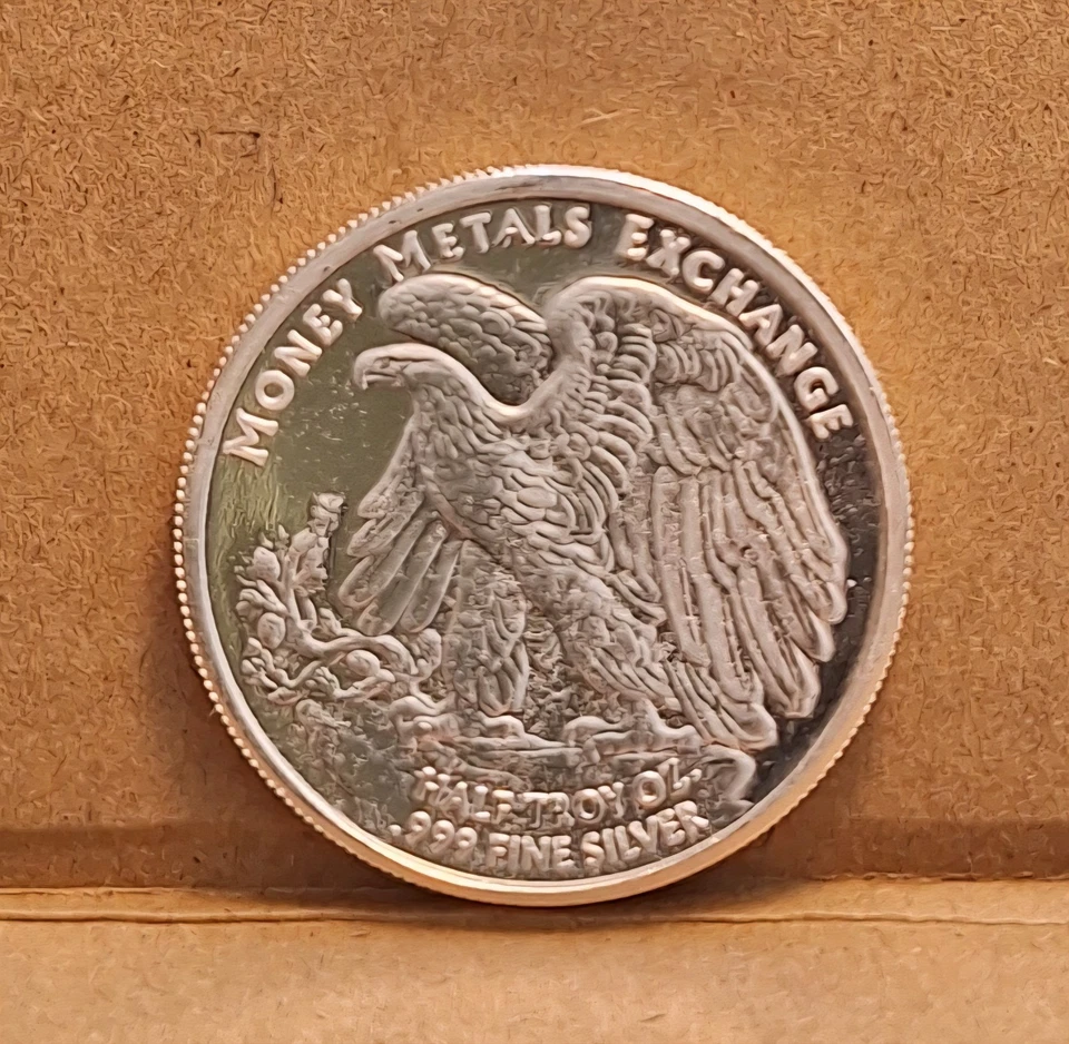 Moneda bullion redonda de plata Walking Liberty 2025 .9999 Foto 2 de 2