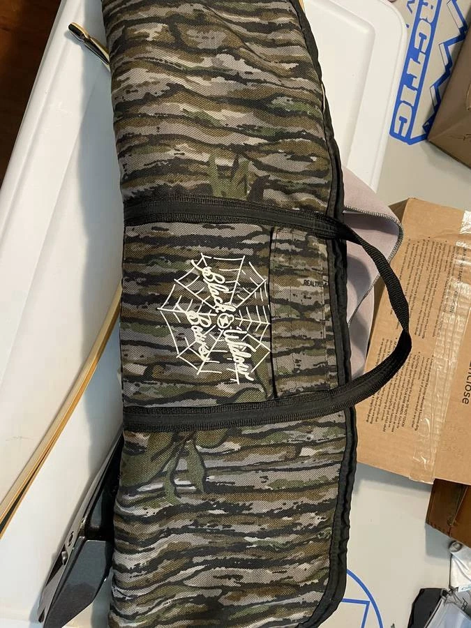 Hoyt Gold Medalist Takedown Recurve Competition Bow - image 3 of 4