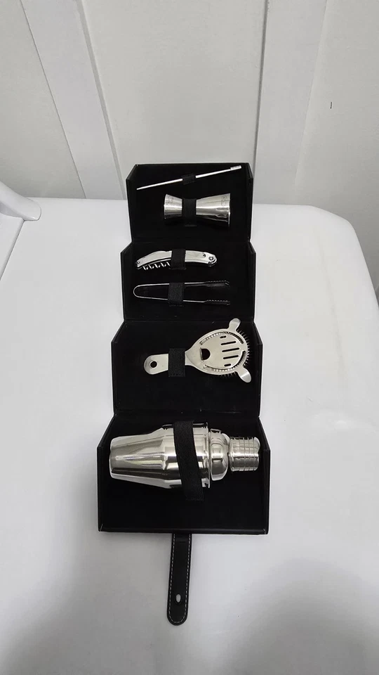 6 Piece Stainless Steel Bartenders' Travel Barware Kit in a Black Leather Case - Image 3 of 4