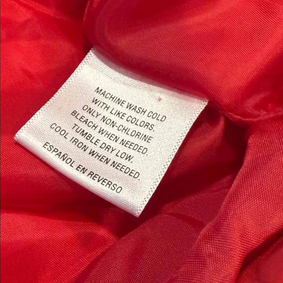 Charter Club outerwear Vest Classic Red & Black Plaid snap front & pockets SZ M - Image 4 of 4