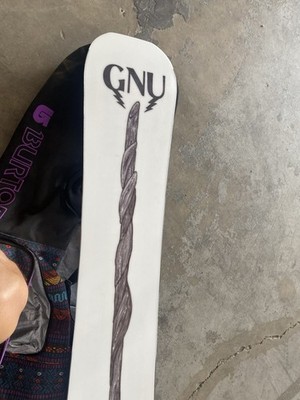 GNU Gloss 140 / Multicolour / One ( Broom ) Snowboard