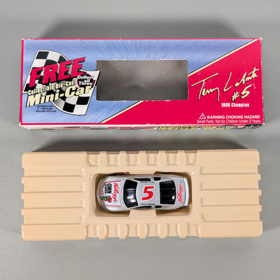 NASCAR 1997 Kellogg's Racing Terry Labonte #5 Corn Flakes Iron Man 1:64 Car