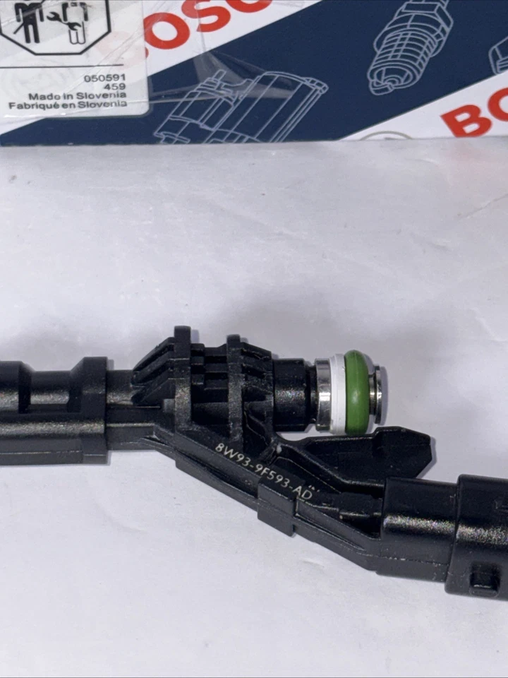 Fuel Injector For Land Rover LR4 Range Rover Sport. 0261500298 - Image 3 of 4