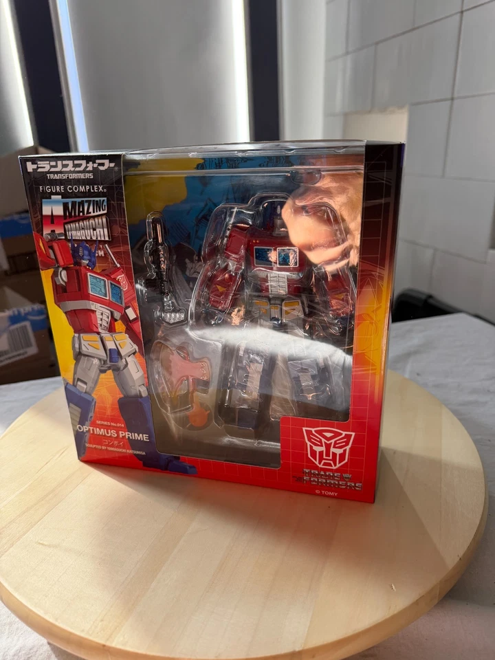 AMAZING YAMAGUCHI Optimus Prime Transformers Action Figure Revoltech Kaiyodo - Image 2 of 4