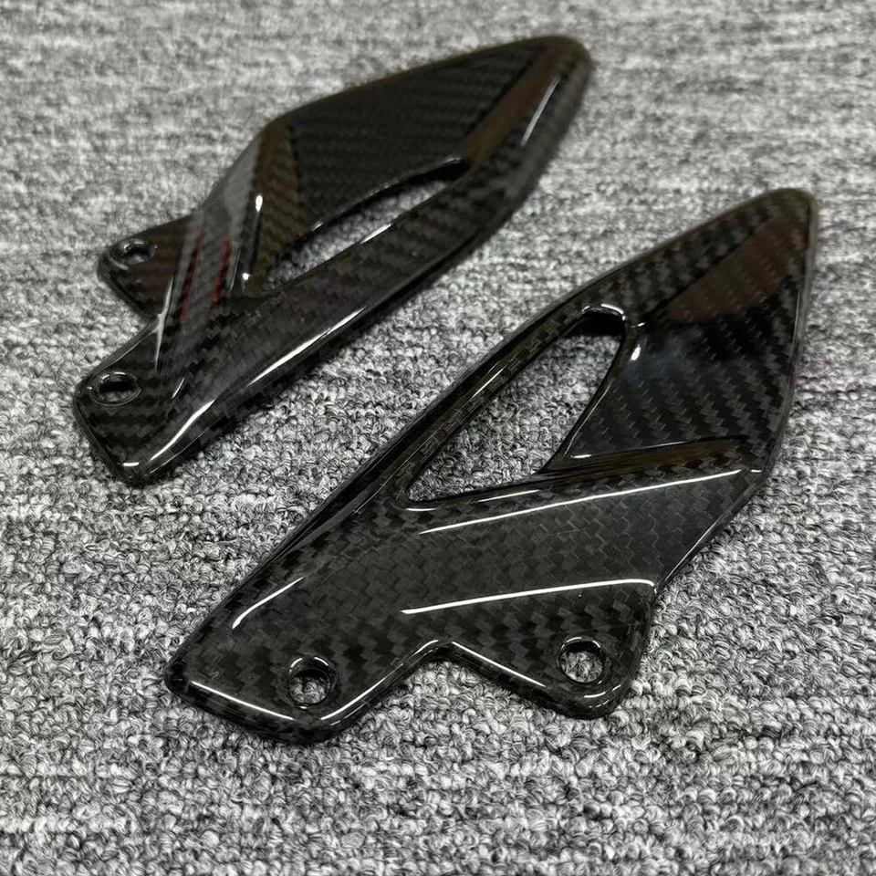 Protectores de placas de talón de fibra de carbono para Triumph Street Triple 765/R/RS 2016-2024 Foto 4 de 4