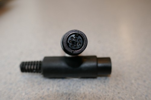 2 Mini Din Inline Sockets - 3 4 5 7 8 Pin - Picture 4 of 5