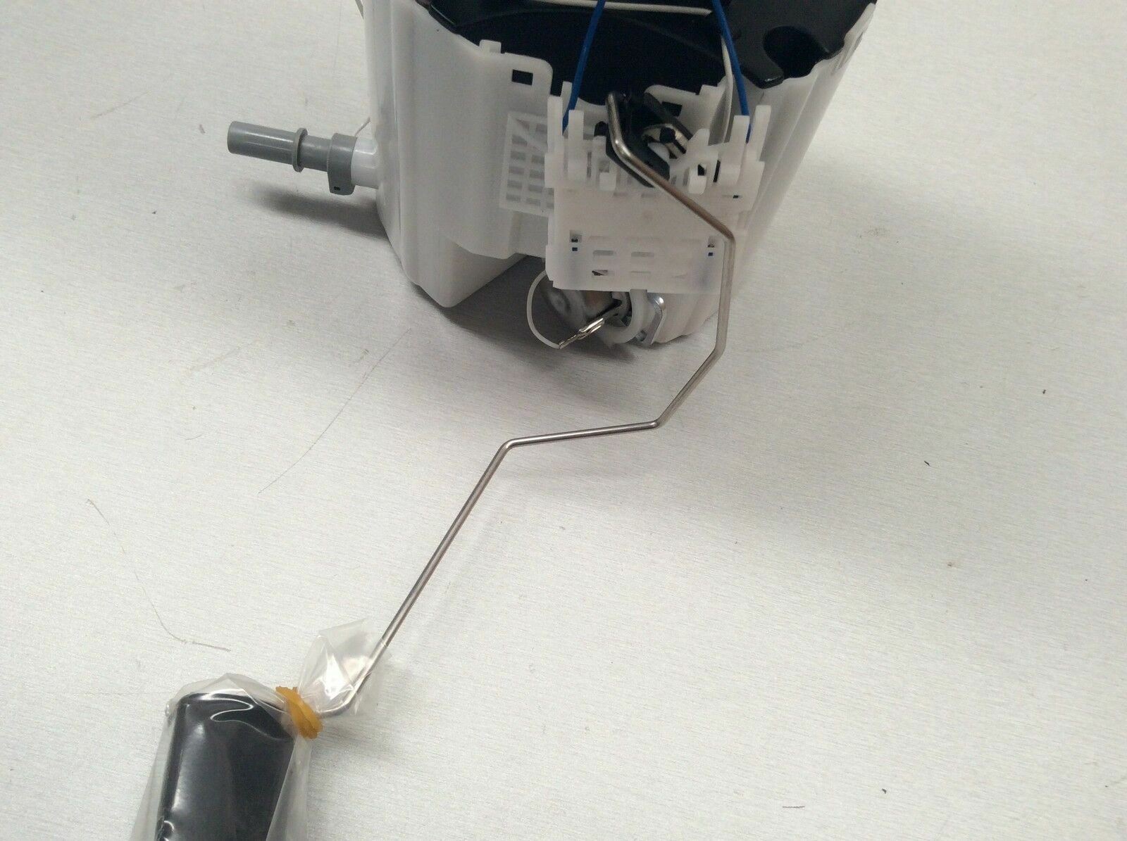 GENUINE QUALITY HOLDEN COMMODORE VE FUEL PUMP 13592334. 13592319 13584283 eBay