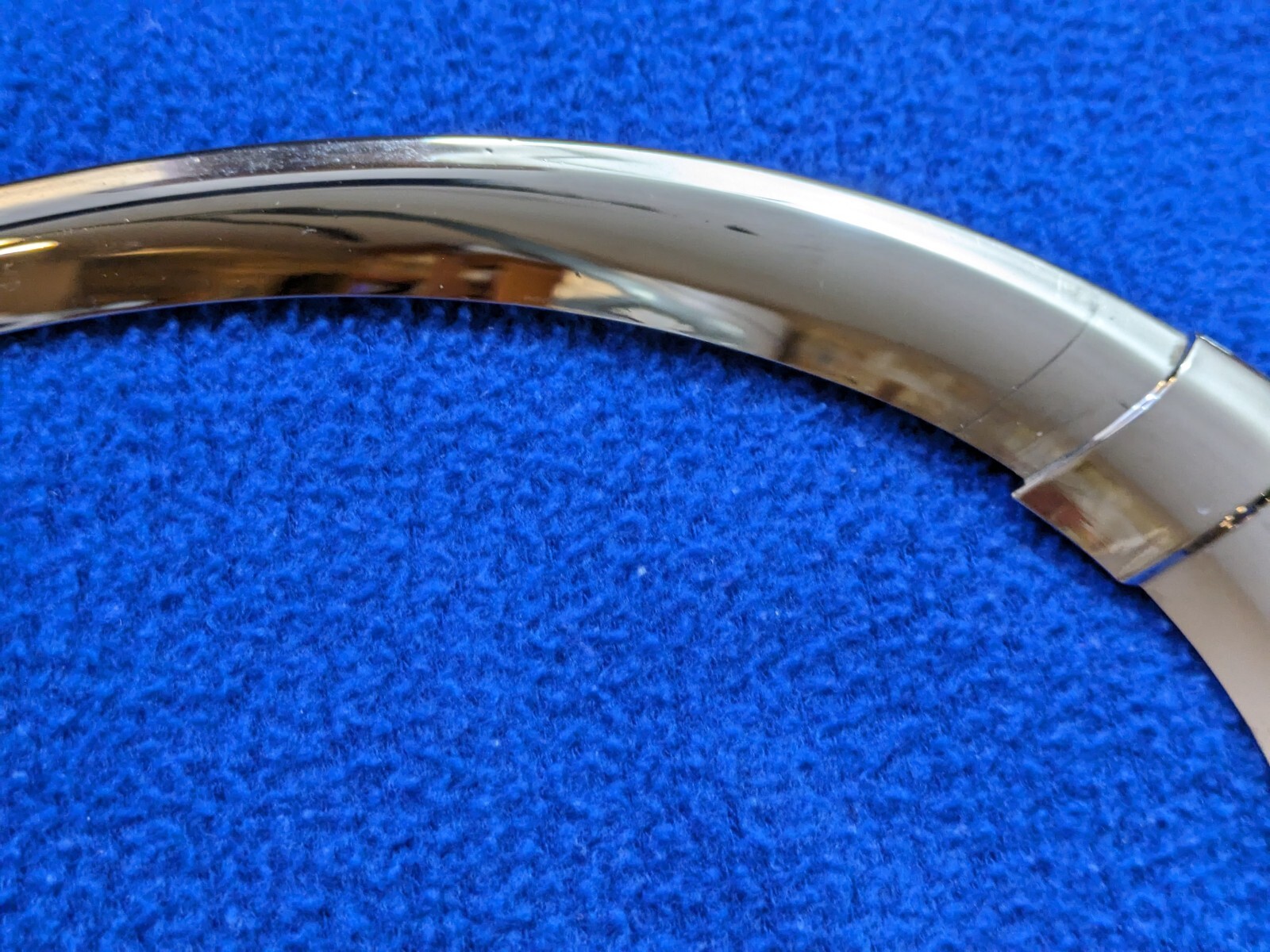 2006-2012 BENTLEY CONTINENTAL FRONT RIGHT passenger outside HEADLIGHT TRIM ring